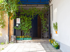 Хостел Вишня