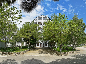 Курортный отель и яхт-клуб Торнадо