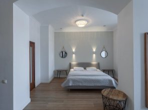 English Guest House Apartments