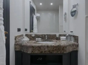 Отель Riviera House