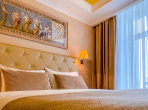 Tavricheskiy Hotel
