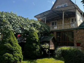Na Ulitse Batayskoy 10a Private house