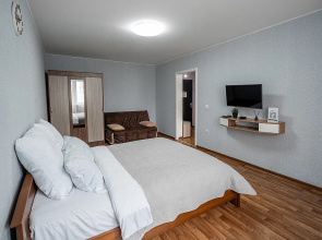 Kak Doma na Ulitse Trosheva Apartments