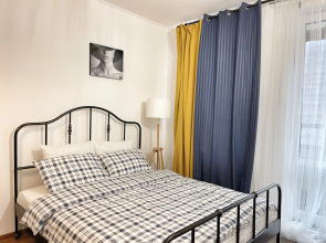 Квартира Loft Studio on Komendantskiy