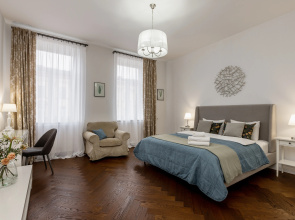 Апартаменты 4-комнатные HomeApart К.Маркса, 30