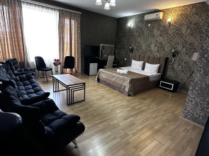 Отель Qeroli old town