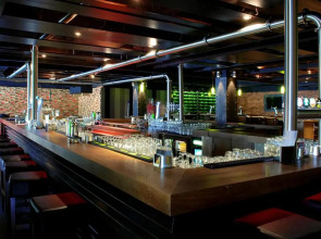 Отель Dubai Marine Beach Resort & Spa