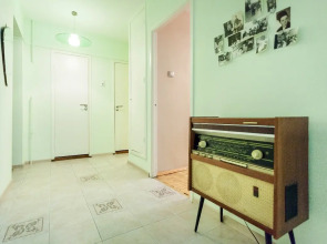 Квартира Светлая 2-Комнатная. Скандинавский Уют. 30 мин до Центра/Аэропорта. Метро и Быстрый Wi-Fi