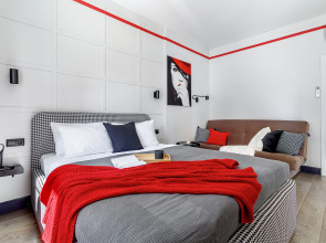 Апартаменты UzorApart Дизайнерская студия на набережной в центре города