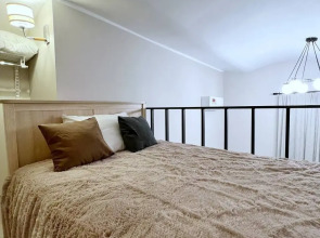 Двухуровневые апартаменты Purple Aurora у метро Бауманская