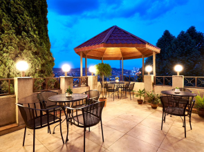 Iliani Hotel