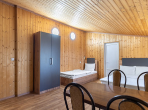 Отель Максим Парк-Лоо