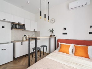 Апартаменты Уютные на Новоданиловской Набережной-1