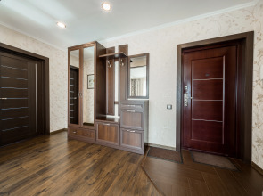 Квартира Тёплая солнечная возле БЦ Первая Башня