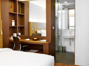 Отель Sacha's Hotel Uno