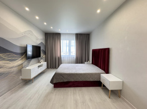 Na Ulitse Aleksandra Usoltseva 26 Flat