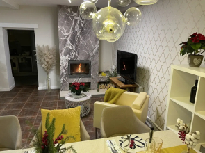 U Mednogo Ozera Private House