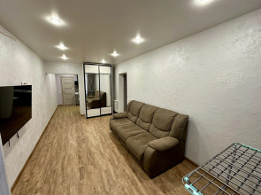 Апартаменты Двухкомнатные На Первом Этаже С Отдельным Входом Ужурская День & Ночь 9