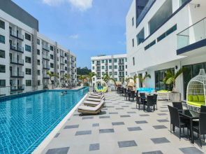 Arcadia Condo Big Pool-Big Gym Apartments