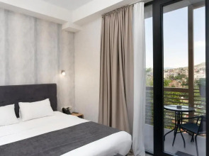 Brooch Boutique Hotel