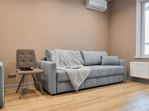 Квартира Двухкомнатная квартира возле центральной больницы