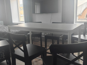 Ogromnaya V Tsentre Goroda Flat