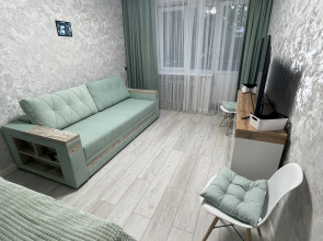 Dvukhkomnatnaya v Istoricheskom Tsentre Flat