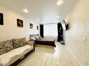 Na Ostrovskogo 7 Flat