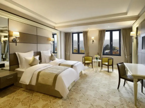 Отель Ambassadori Hotel Tbilisi