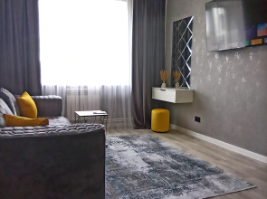 Na Ordzhonikidze 76a Flat