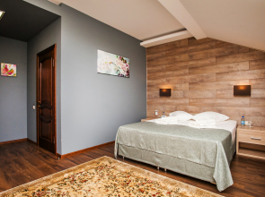 Zhemchug Village Hotel