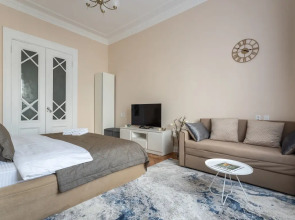 Апартаменты Улучшенные с Двумя Спальнями и Балконом