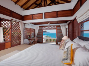 Baan Khunying - Secluded Phuket Beachfront Villa