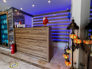 Отель Moon Blue