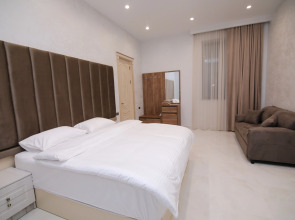 Отель Louvre Home