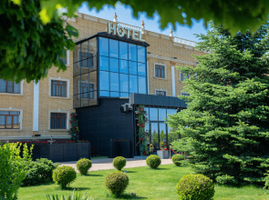 Royal hall Hotel