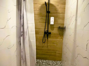 Хостел Moon Sky 24/7