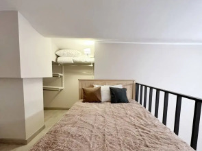 Двухуровневые апартаменты Purple Aurora у метро Бауманская