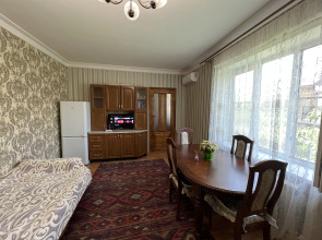 Domik v Derbente Lodging House