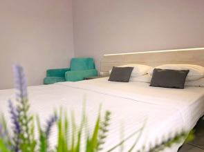 Гостевой Дом Five-story с бассейном