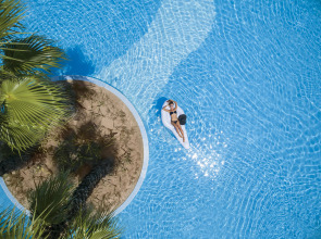 Отель Akka Alinda