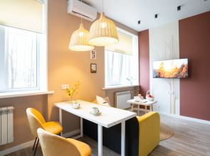 Апартаменты с ярким дизайнерским ремонтом