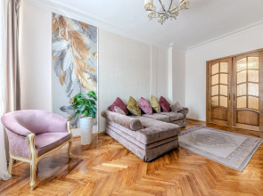 Квартира Трехкомнатная на Проспекте Независимости 23