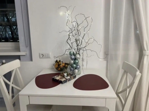 2-K VEROM Ryadom S ZhD Vokzalom I Parkom Orlyonok Flat