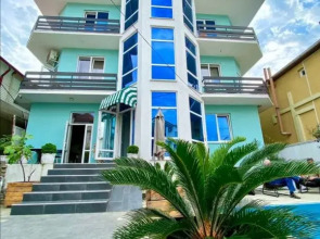 Гостевой Дом Five-story с бассейном