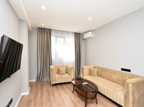 Zavaryana 57/19 Kv 7 Apartments