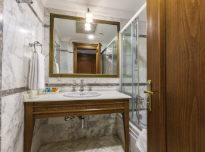 Отель Acra Special Class