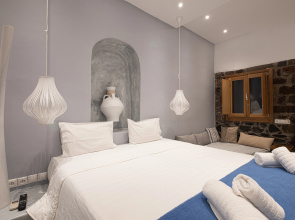 Loucas on the Cliff Hotel