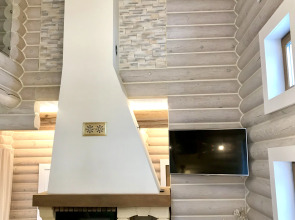 Шале на Скале с Видом на Озеро