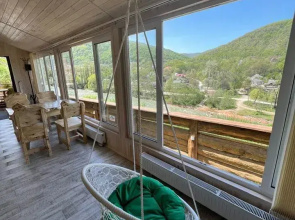 S basseynom Private house